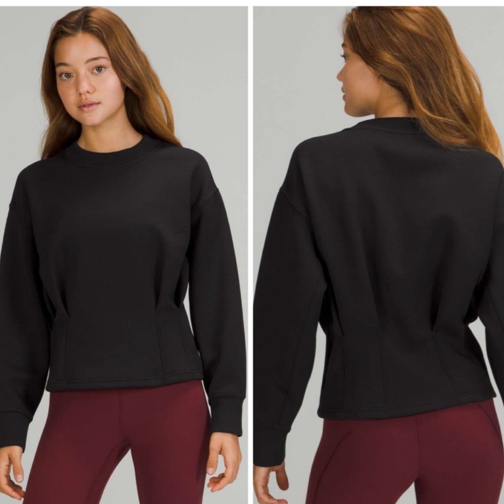 Lululemon Gathered Waist Crew Pullover
Black